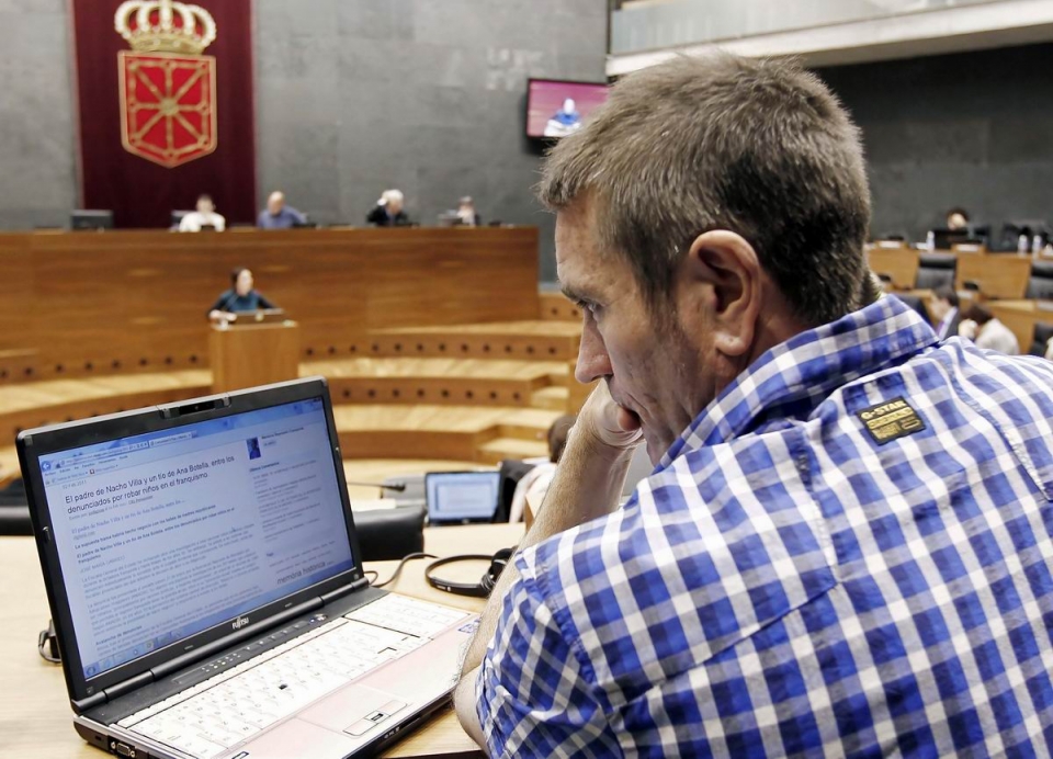 Victor Rubio (Bildu) Nafarroako Parlamentuan. Argazkia: EFE