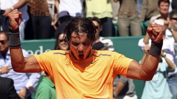 Rafael Nadal celebra la victoria lograda ante Djokovic. Foto: EFE