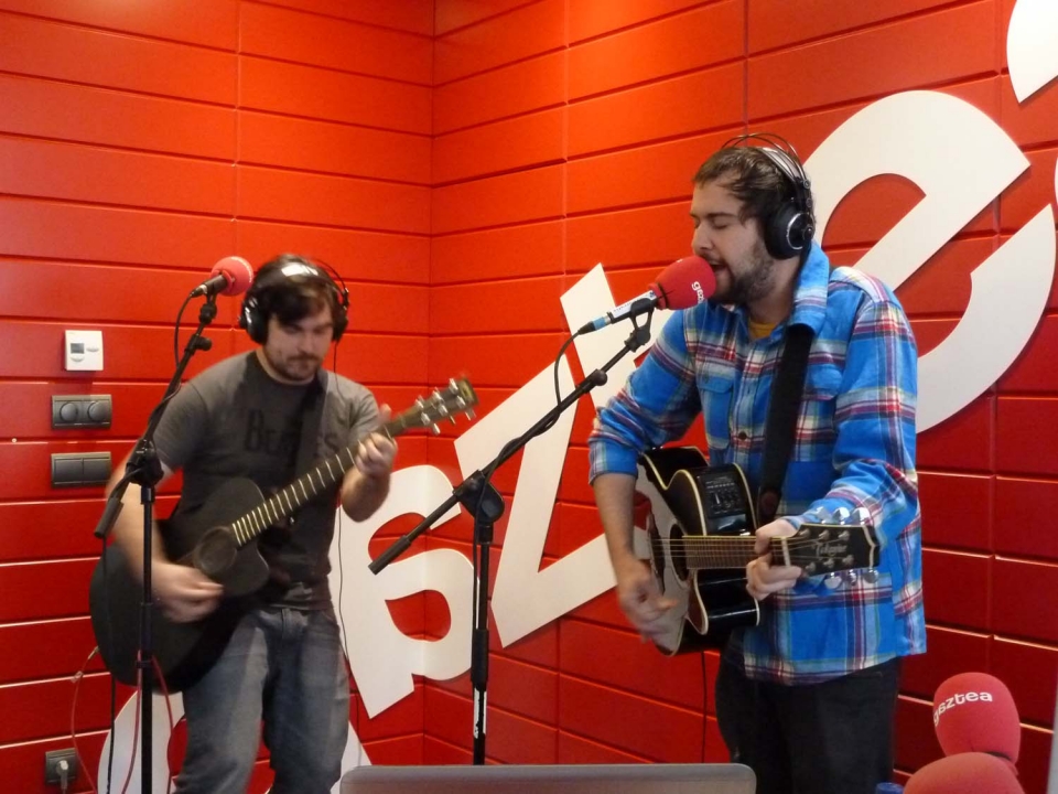 'B Aldea' saioan eskainitako akustikoaren irudia. Argazkia: EITB