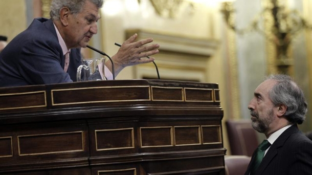 El presidente del congreso, Jesús Posada y el diputado de Amaiur, Rafa Larreina. EFE