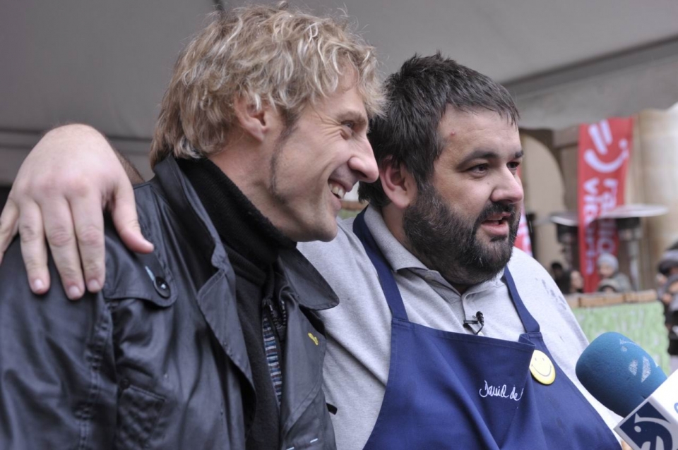 Robin Food preparando el pastel ruso más grande del mundo en Gasteiz. Foto: EITB