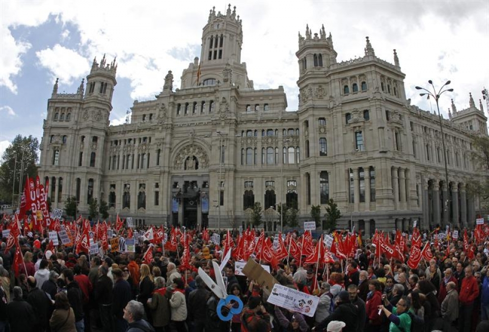 Manifestación de Madrir por la plaza de Cibeles. EFE