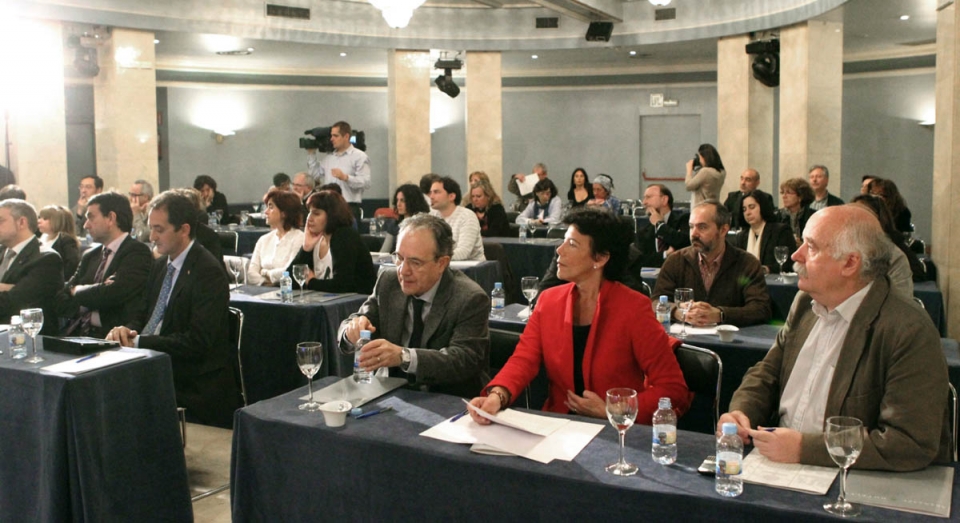 La consejera de Educación, Isabel Celaá, durante la reunión de hoy.