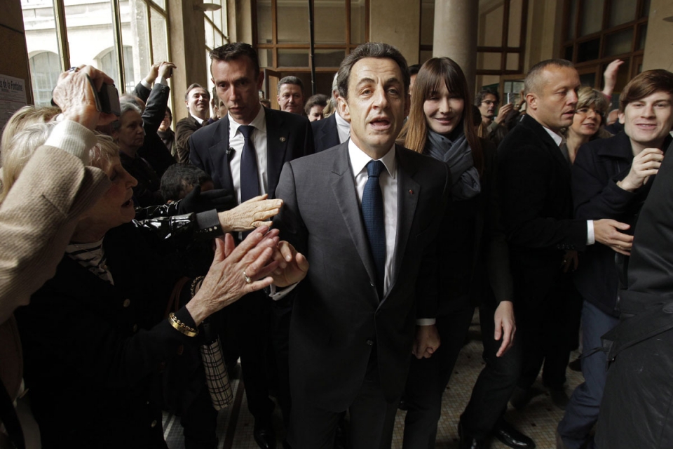 Nicolas Sarkozy eta bere emaztea Carla Bruni. Argazkia: EFE