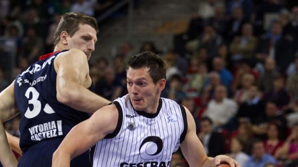 Teletovic eta Blums. Argazkia: EFE