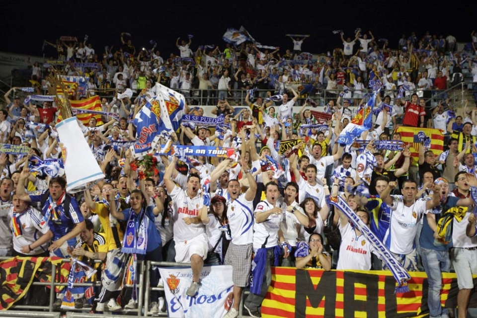 Zaragozako zaleak, salbazio ospatzen. Argazkia: EFE