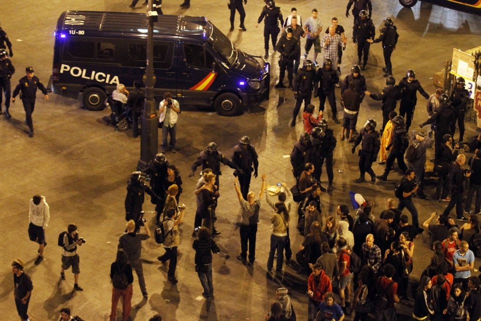 Momento del desalojo de la Puerta del Sol.