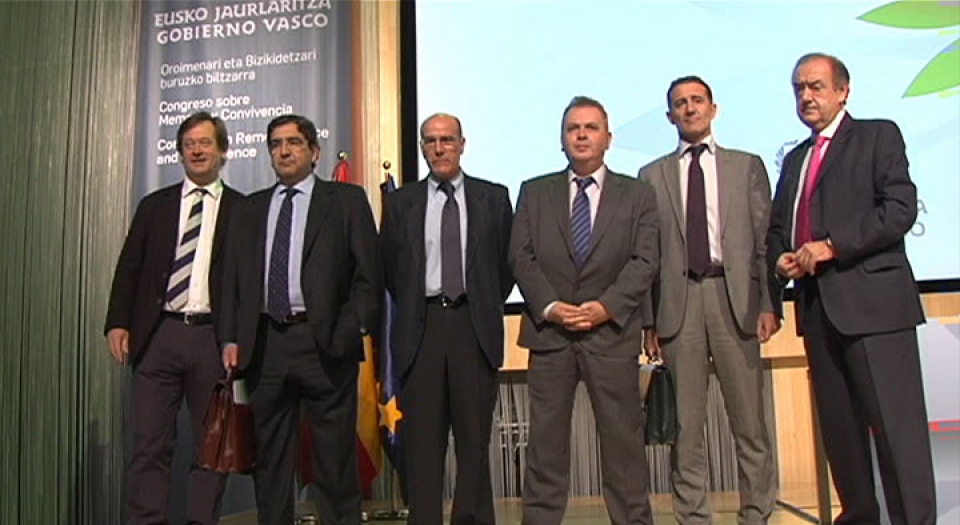Zubiria, Martinez, Emilio Alfaro (moderatzailea), Surio, Izarra eta Gastaca. EITB