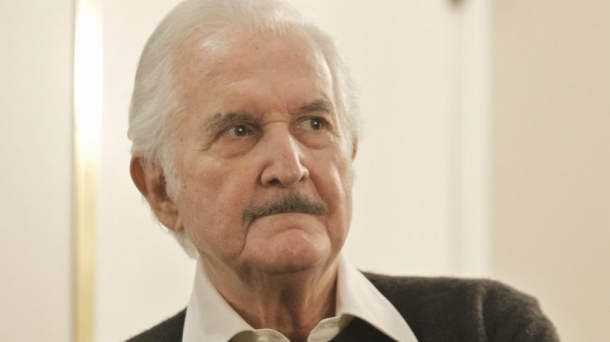 Carlos Fuentes idazlea hil da