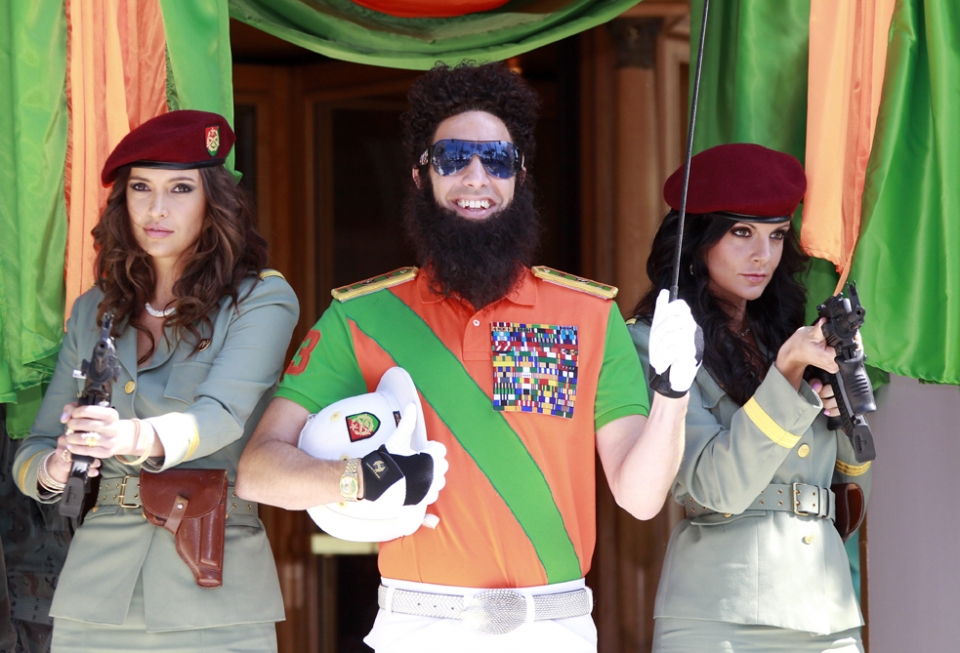 Sacha Baron Cohen, 'The Dictator'en paperean, Cannes 2012 zinemaldian. Argazkia: EFE