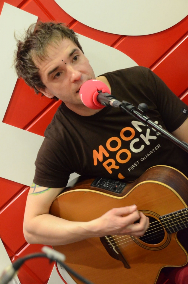 Taldeko bost kideek hainbat abesti eskaini dituzte. Argazkia: EITB