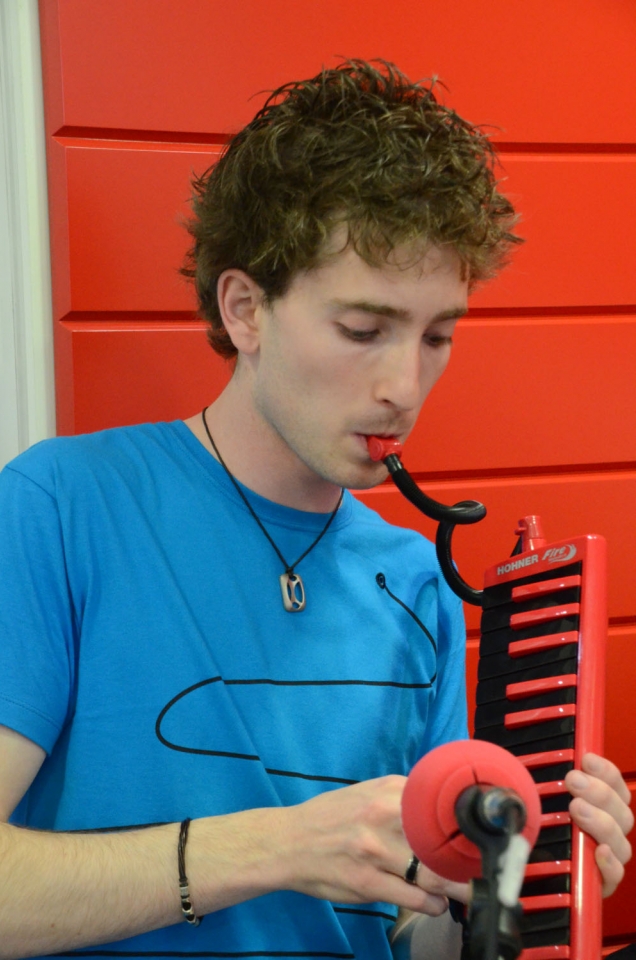 Zuzeneko emanaldia Gaztean. Argazkia: EITB