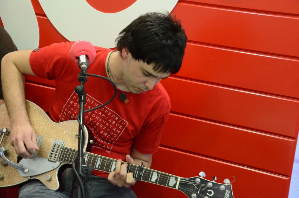 Disko berriko kantak jo dituzte. Argazkia: EITB