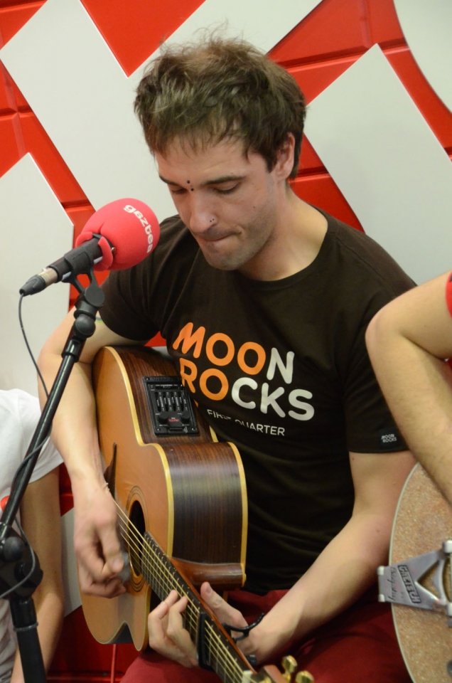 Zuzeneko emanaldia Gaztean. Argazkia: EITB