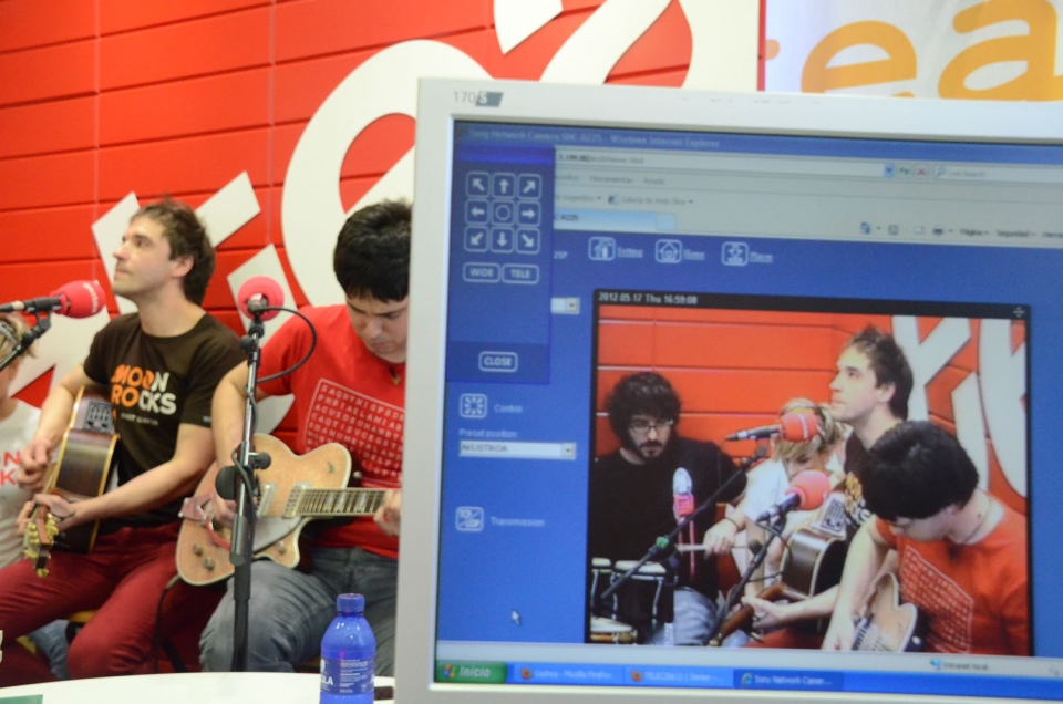 Laurobaren akustikoa Gaztean. Argazkia: EITB