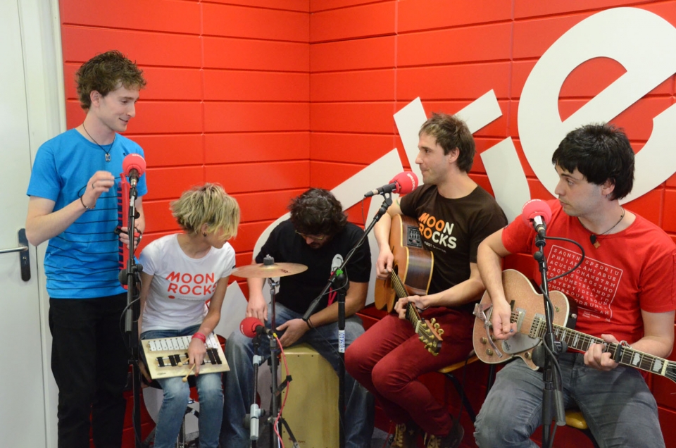 Laurobaren akustikoa Gaztean. Argazkia: EITB