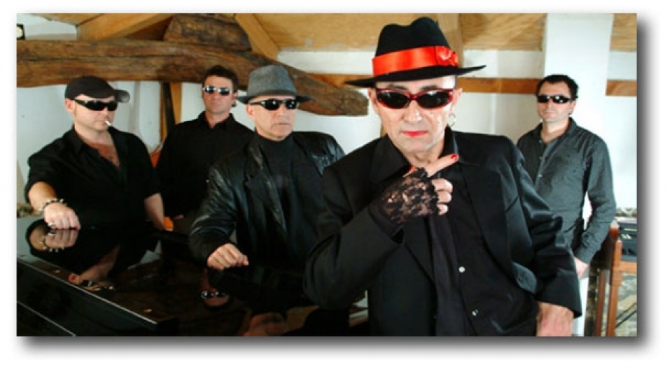 Martxoa: Doctor Deseoren antzokietako bira abiatu zen