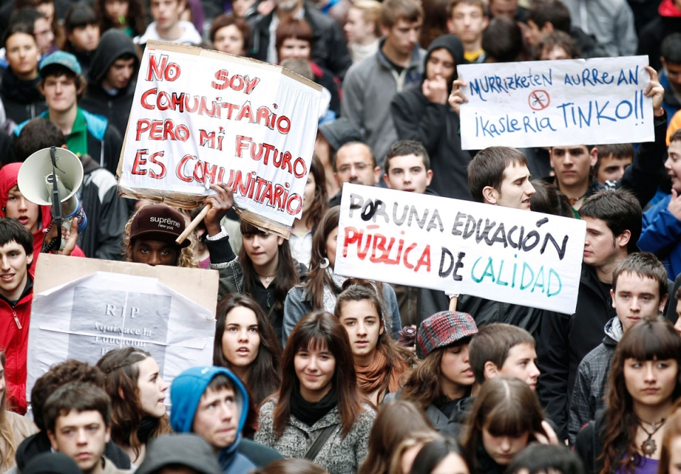 Imagen de una protesta en Pamplona/Iruña contra los recortes en Educación. EFE