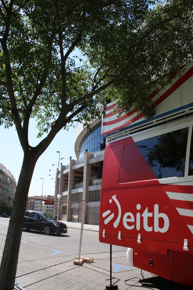 La Unidad Móvil del Grupo EITB, en Madrid. Foto: eitb.com