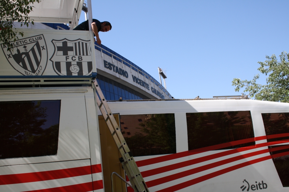 La Unidad Móvil del Grupo EITB, en Madrid. Foto: eitb.com