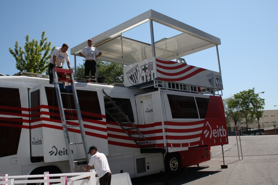 La Unidad Móvil del Grupo EITB, en Madrid. Foto: eitb.com