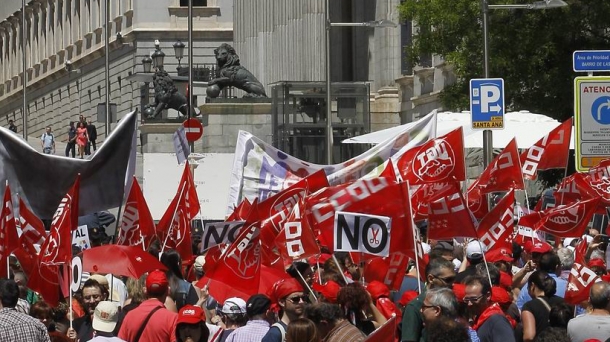 Concentración contra la reforma laboral en el Congreso