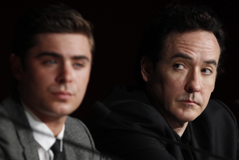 Zac Efron eta John Cusack. Argazkia: EFE