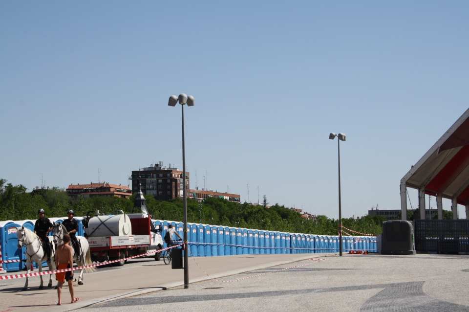 Fila de baños en el Athletic Hiria. Foto: eitb.com