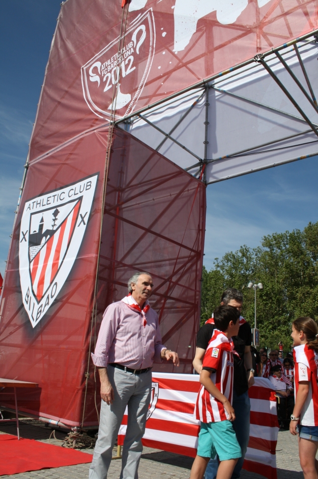 Gran ambiente en Athletic Hiria horas antes del partido. Foto: eitb.com