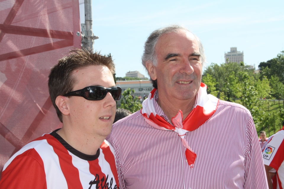 iribar se ha sumado al gran ambiente en Athletic Hiria horas antes del partido. Foto: eitb.com