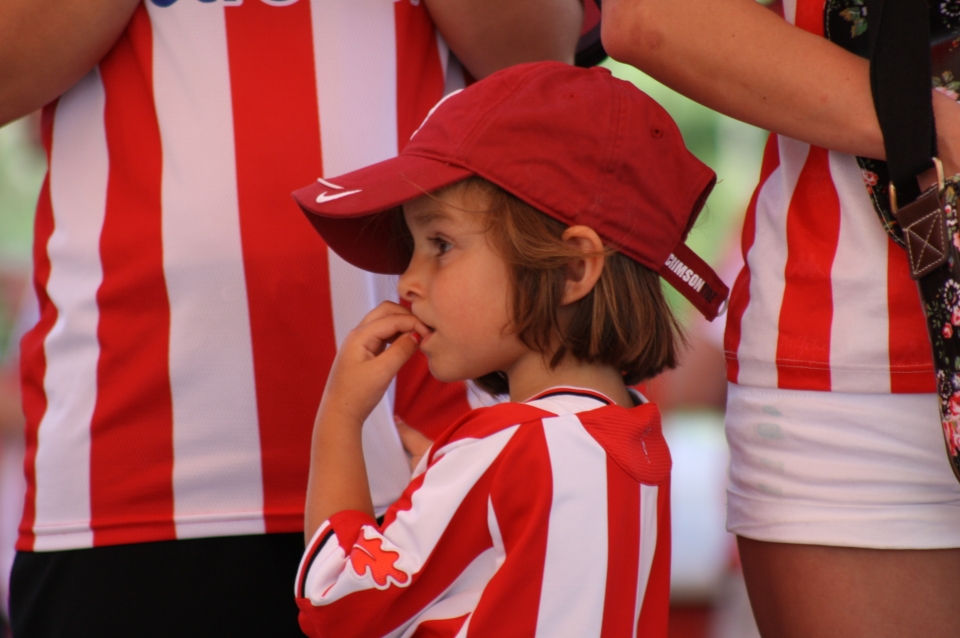 Gran ambiente en Athletic Hiria horas antes del partido. Foto: eitb.com