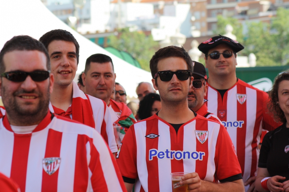 Gran ambiente en Athletic Hiria horas antes del partido. Foto: eitb.com