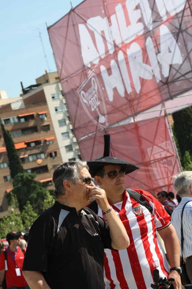 Gran ambiente en Athletic Hiria horas antes del partido. Foto: eitb.com