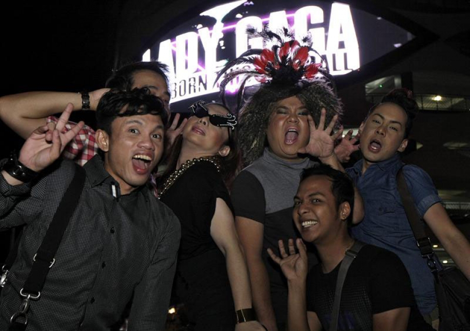 Jarraitzaileak, Lady Gagaren zain Tailandian. Argazkia: EFE