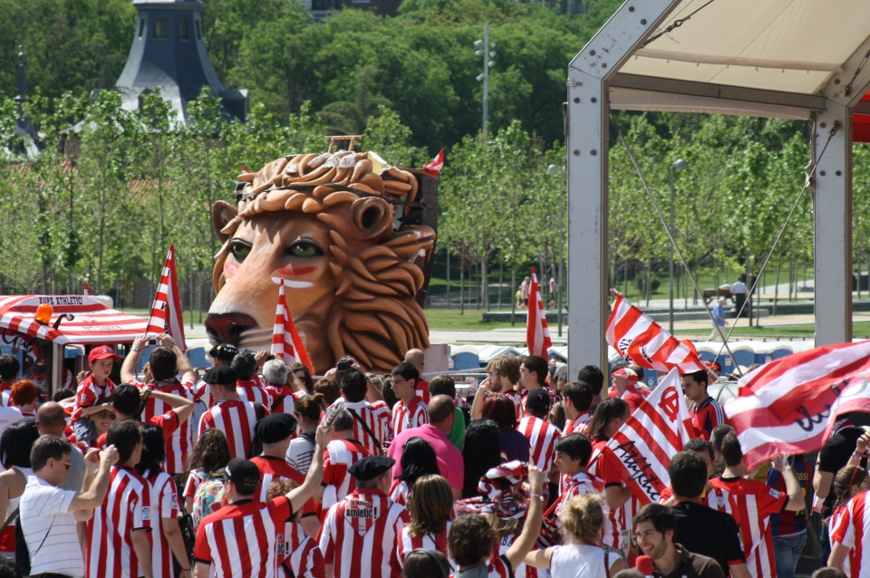 Gran ambiente en Athletic Hiria horas antes del partido. Foto: eitb.com
