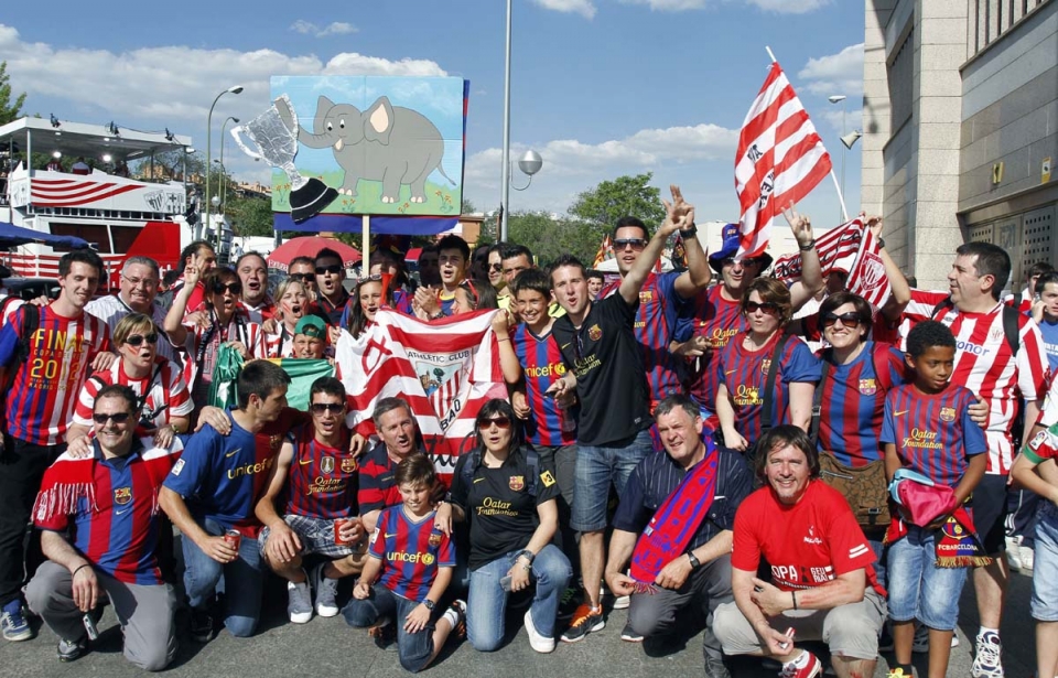 Gran ambiente en Athletic Hiria horas antes del partido. Foto: eitb.com