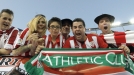 Aficionados rojiblancos. Foto: EFE title=