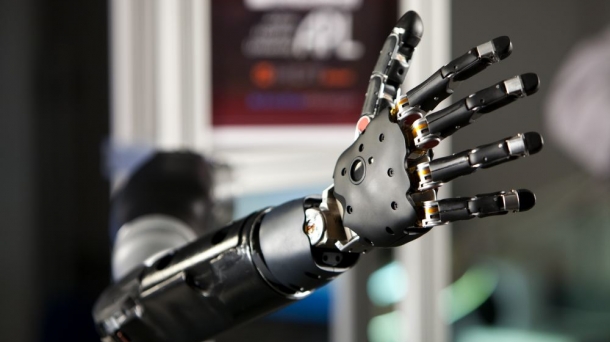 Manuales escolares en el franquismo y la brecha robótica