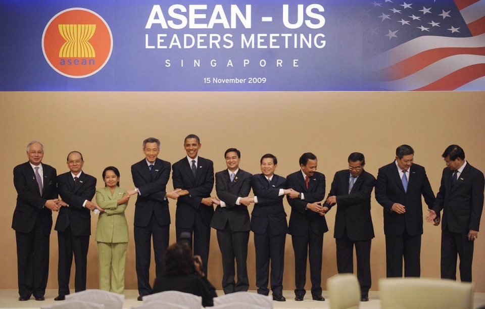11/2009. Obama, en Singapur, junto a líderes asiáticos. Foto: EFE