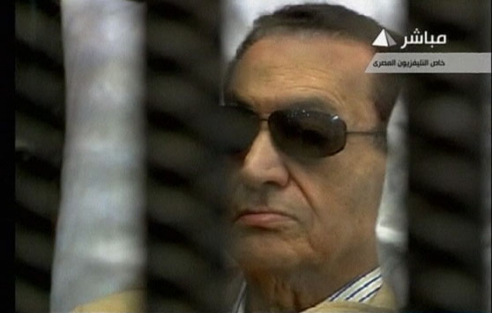 Mubarak ha llegado en camilla al Tribunal. Foto: EITB