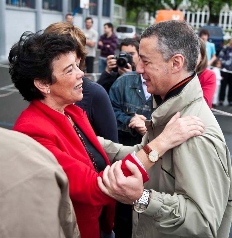 Isabel Celàa y Iñigo Urkullu. EFE