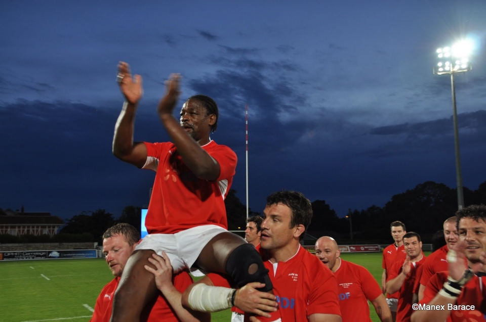 Le jubilé de Serge Betsen. Photo: Manex Barace
