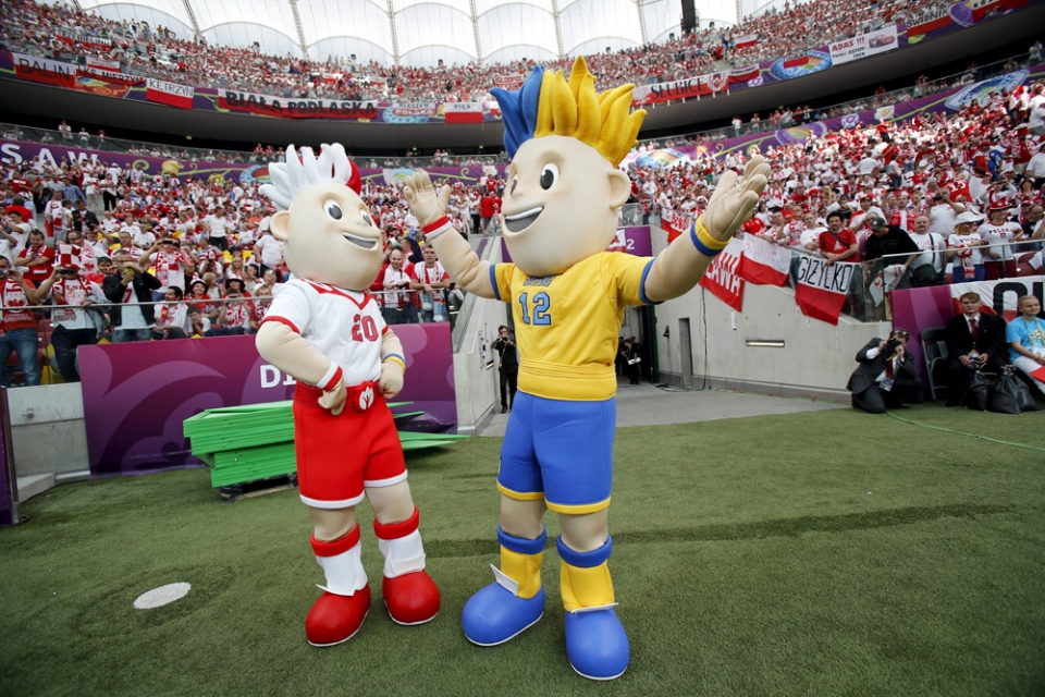 Slavek eta Slavko, Eurokopako maskotak. Argazkia: EFE