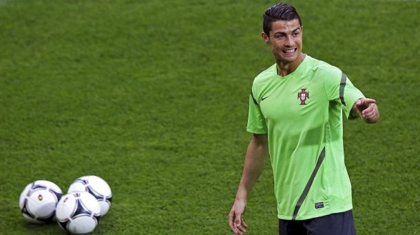 Cristiano Ronaldo en el entrenamiento previo al partido. Foto: EFE