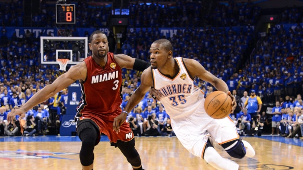 Kevin Durant (eskuina). Argazkia: EFE