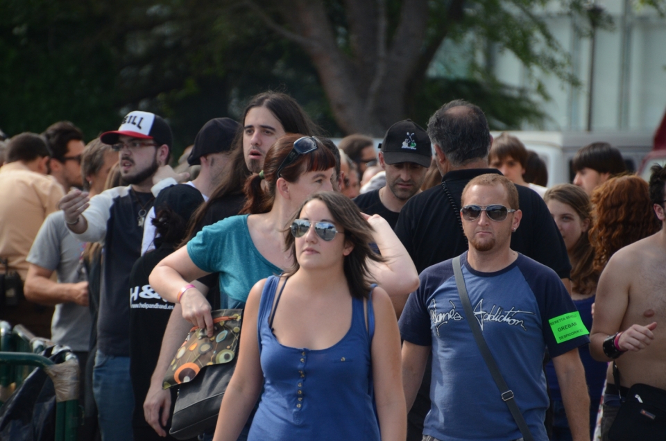 Ambiente inmejorable durante la primera jornada del Azkena Rock. Foto: EITB