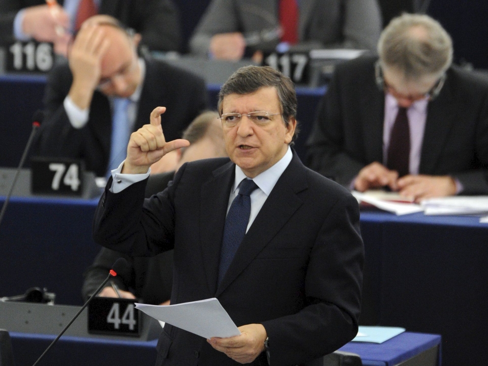 Barroso anuncia que habrá propuesta de unión bancaria europea