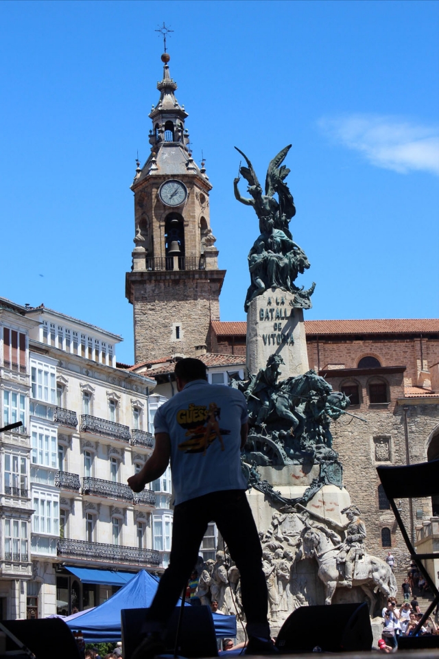 La plaza de la Virgen Blanca. Foto: Tom Hagen