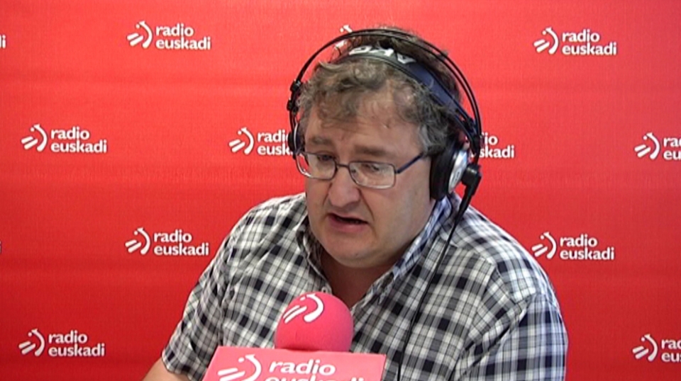 Juan Carlos Alduntzin Ingurumen diputatua Radio Euskadin. EITB