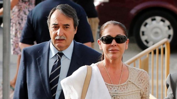Isabel Pantoja llega a los juzgados de Málaga. Foto: EFE